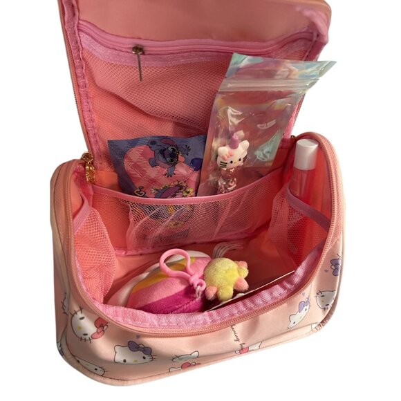 Adorable 6-Item Gift Set: Hello Kitty Cosmetic Bag, Pen, Hanger, Lip Balm & Glos - Picture 3 of 12